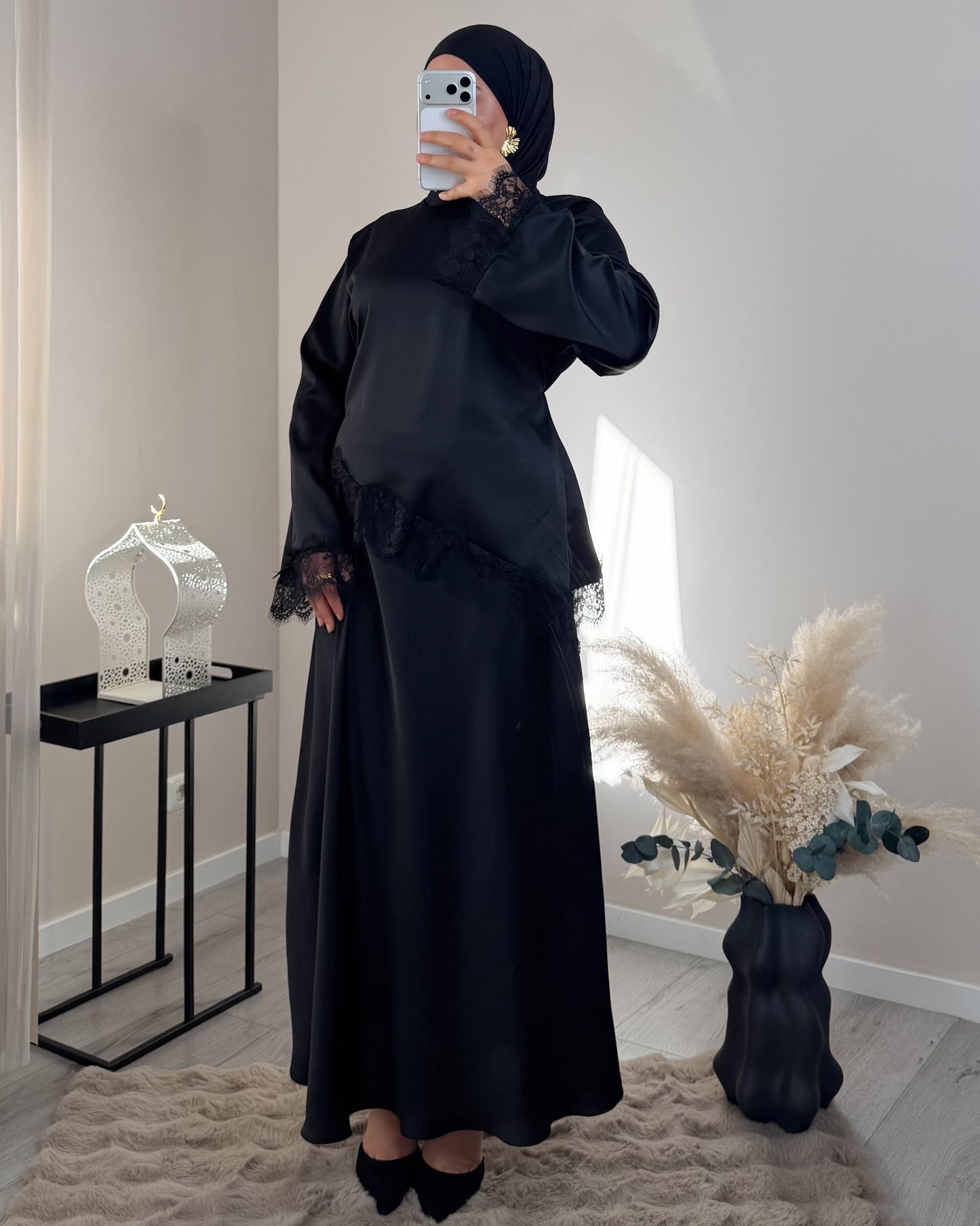 Satin Rock mit Spitze