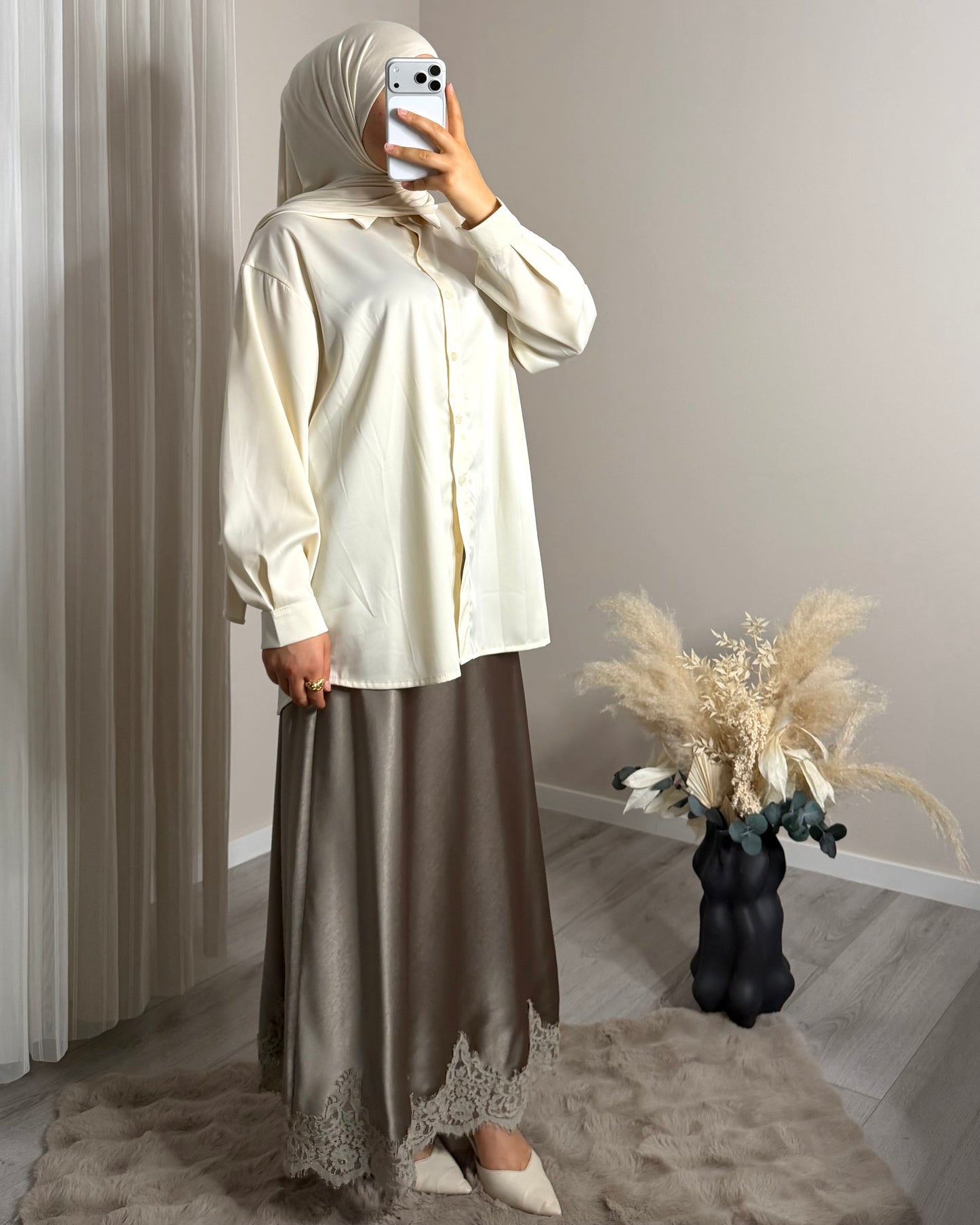 Satin Rock mit Spitze