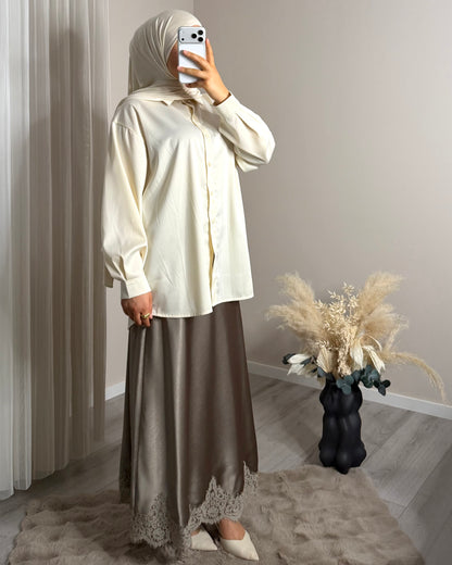 Satin Rock mit Spitze