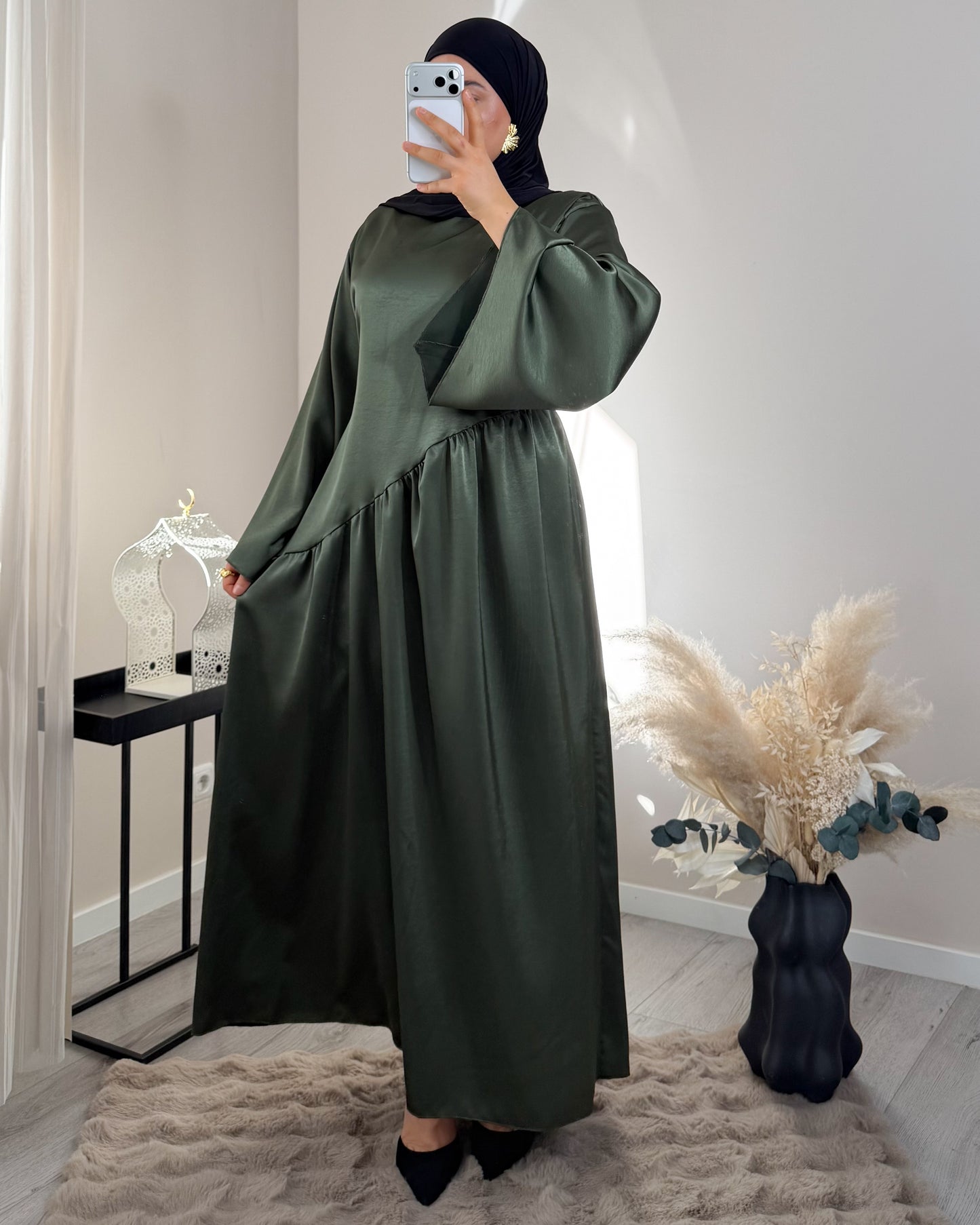 Naima Satin Kleid